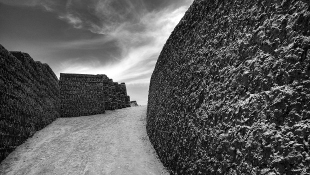 The Silent Cities of Peru: The Archaeological Photography of Fernando La Rosa