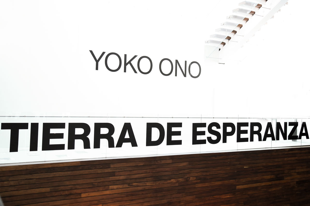 Yoko-Ono-03